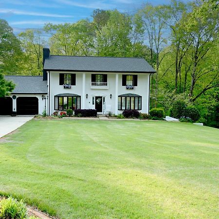 Southern Home And Fishing Lake. Gainesville Bagian luar foto